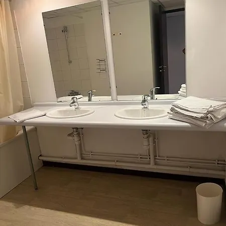 4 Pers. Dans Hoteliere * Lourdes
